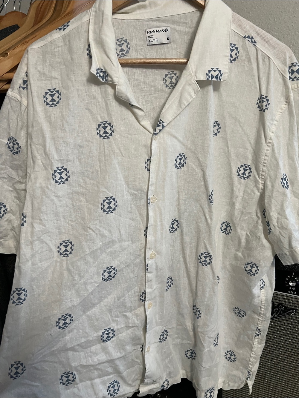Frank & Oak White Short-Sleeve Button-Down with Blue Geometric Print